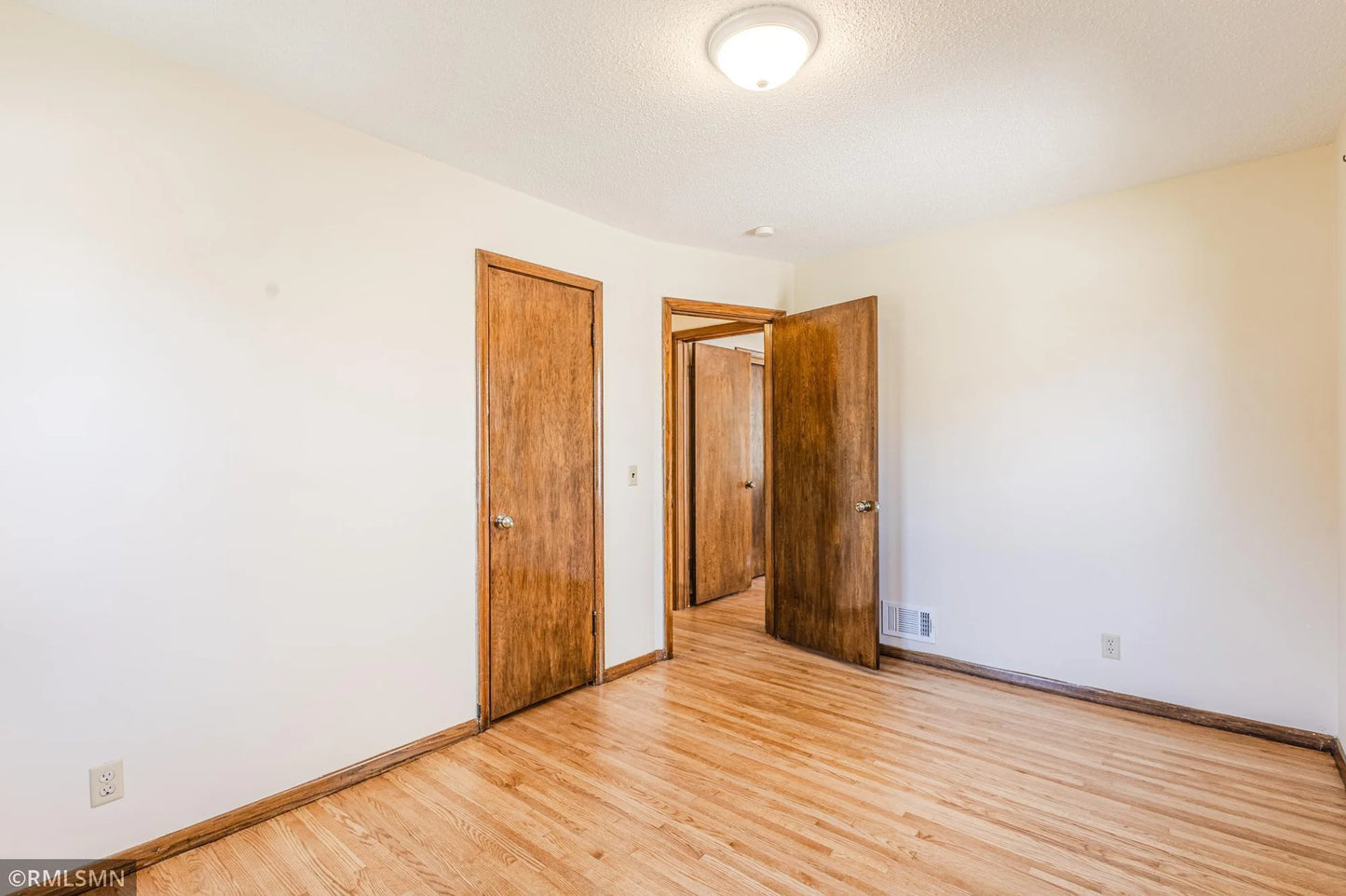 5030 Russell Avenue, Minneapolis, MN 55430