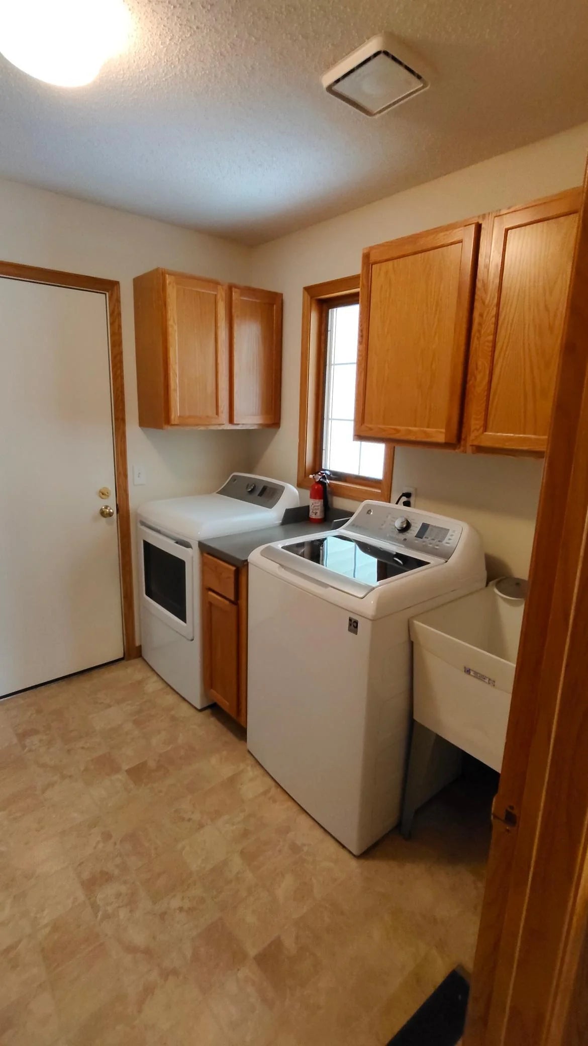 514 Deer Ridge Lane, Maplewood, MN 55119
