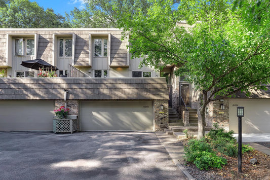10260 Berkshire Road, Bloomington, MN 55437