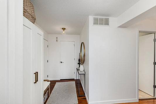 52 Groveland Terrace, Minneapolis, MN 55403