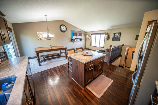 426 Creek Avenue , Delano, MN 55328