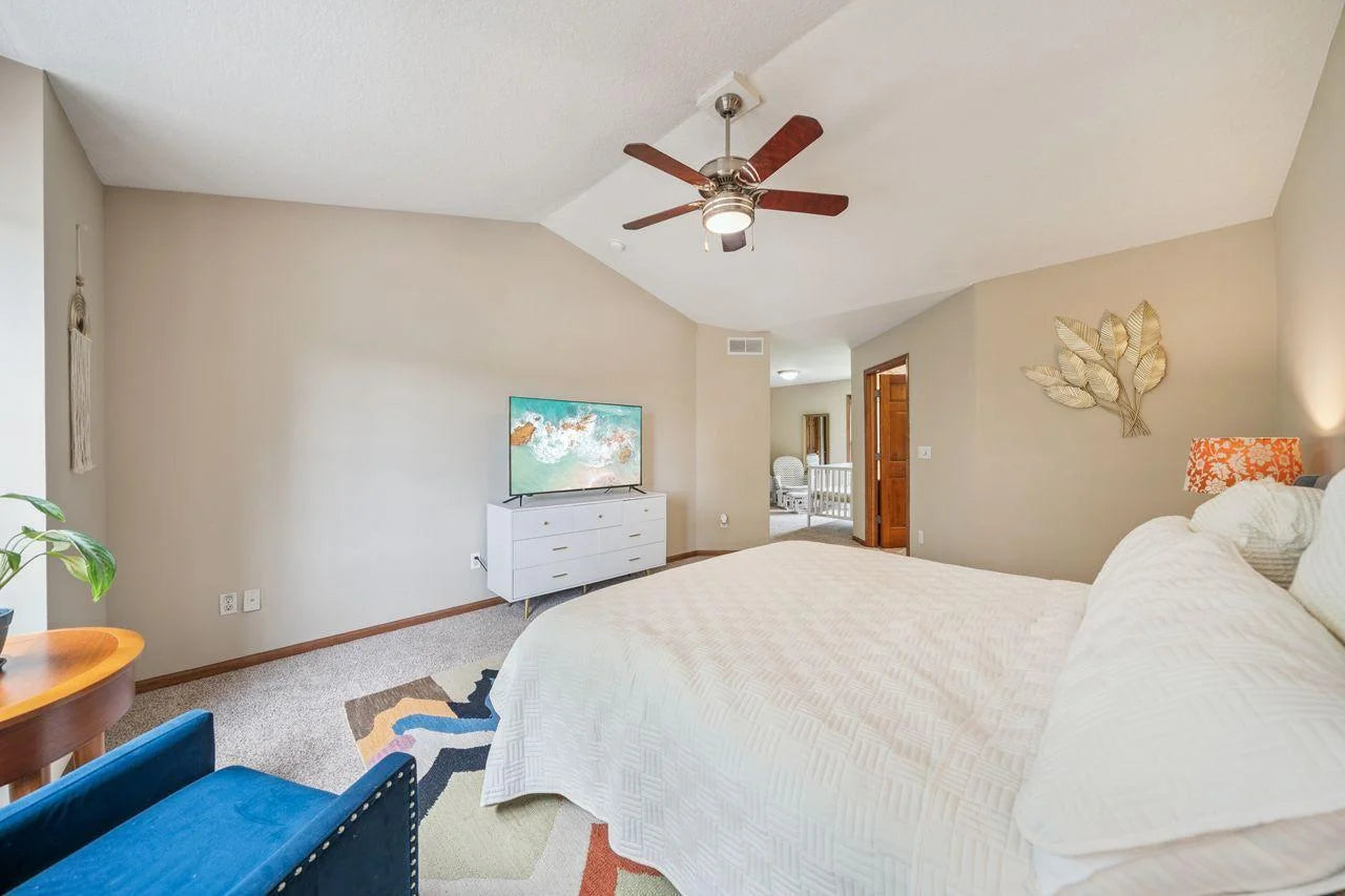 4628 Pinetree Curve, Eagan, MN 55122