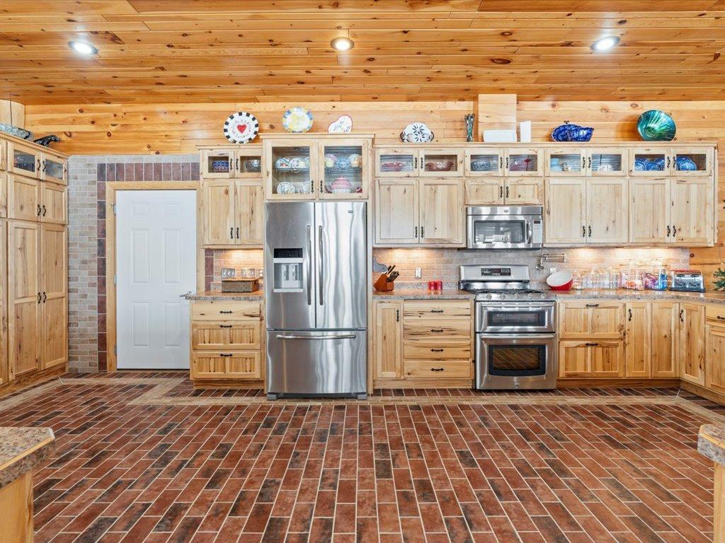 37202 Scenic Highway, Bovey, MN 55709