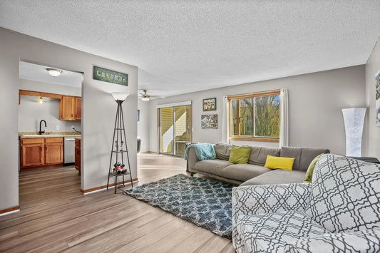 994 Heritage Court, Vadnais Heights, MN 55127