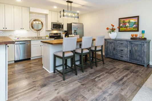 10501 Cedar Lake Road, Minnetonka, MN 55305