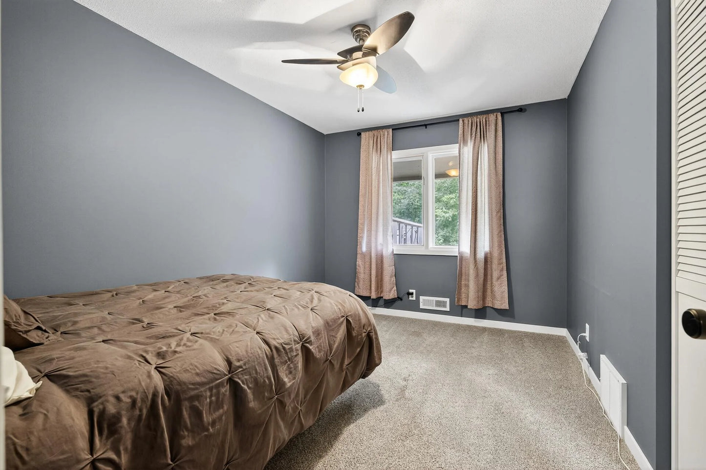 44 Walden Street, Burnsville, MN 55337
