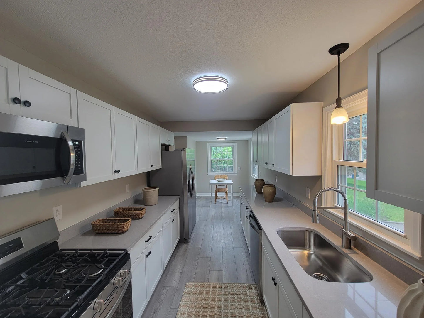 4240 Lake Road Avenue, Robbinsdale, MN 55422