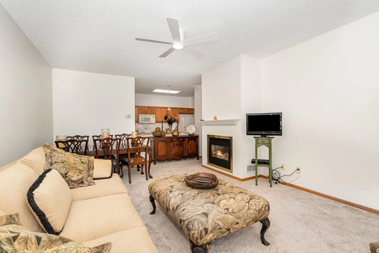 577 Woodduck Drive, Woodbury, MN 55125