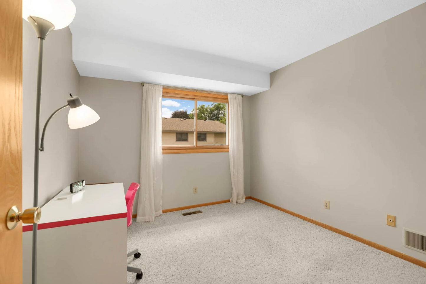 4448 Woodgate Point, Eagan, MN 55122