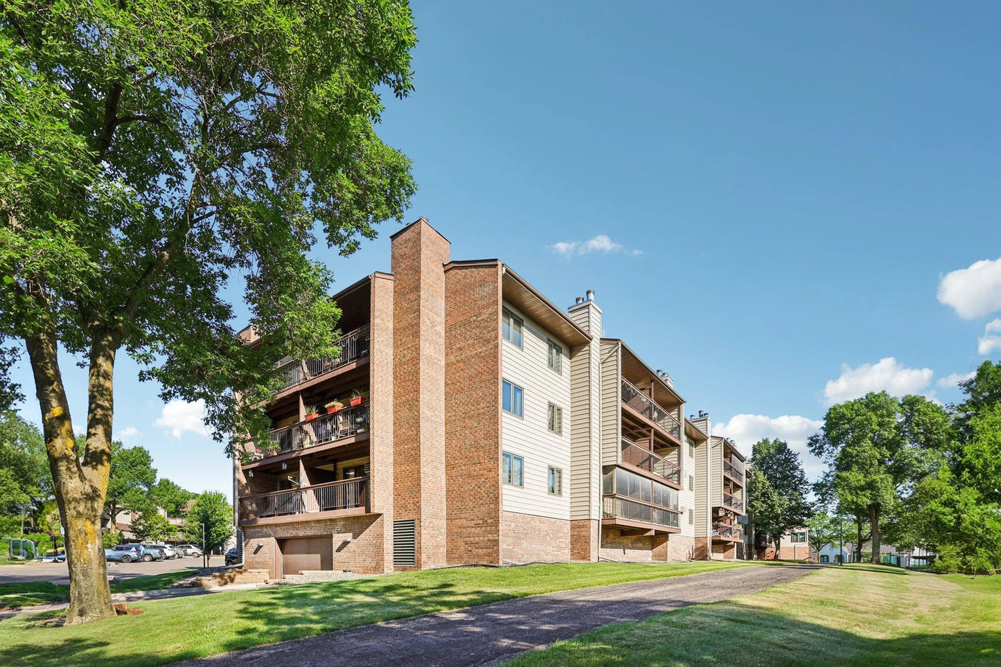 4350 Trenton Lane, Plymouth, MN 55442