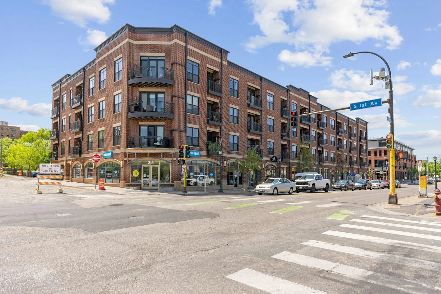 15 Franklin Avenue, Minneapolis, MN 55404