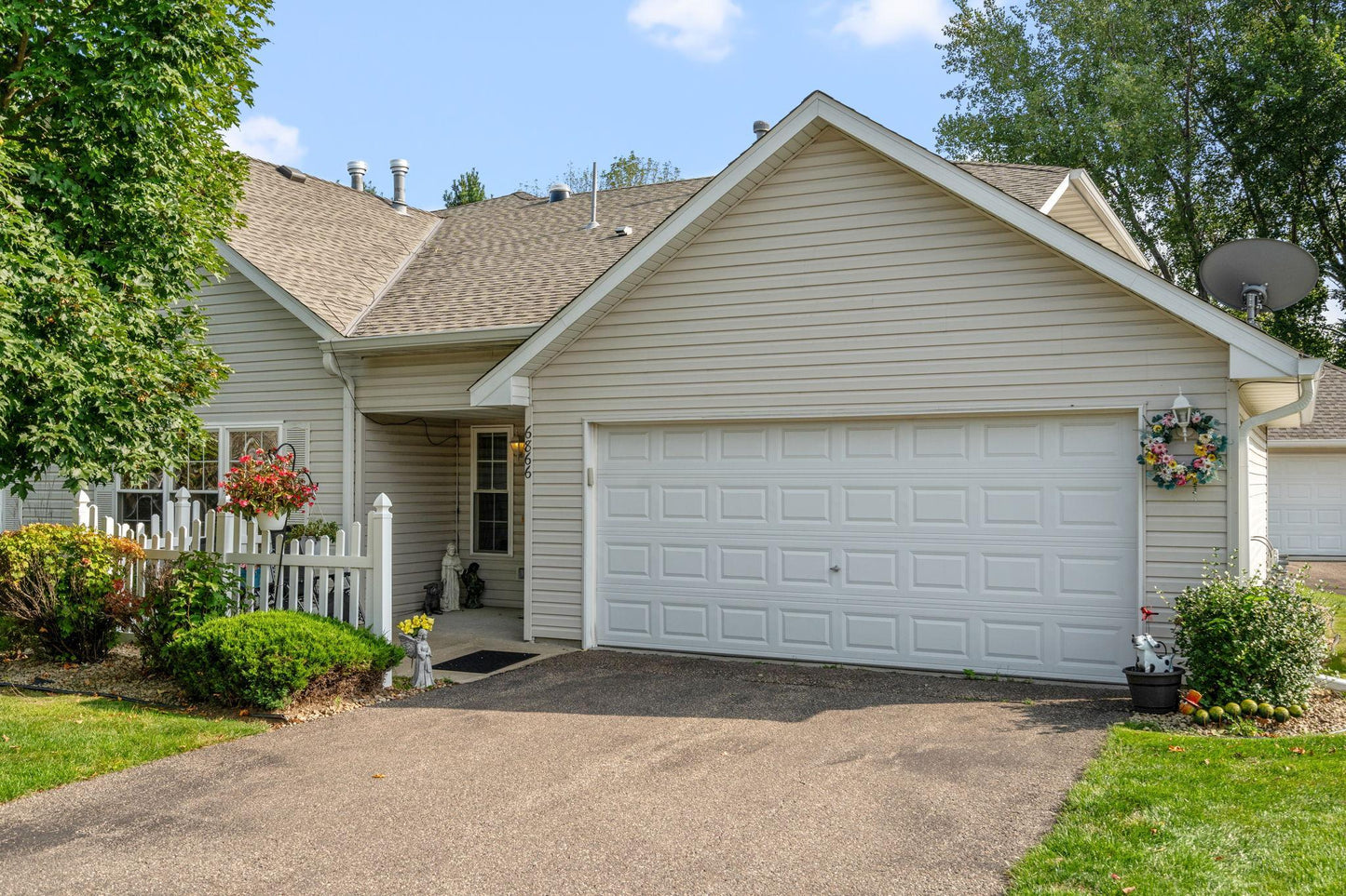 6866 Blackhawk Trail, Inver Grove Heights, MN 55077