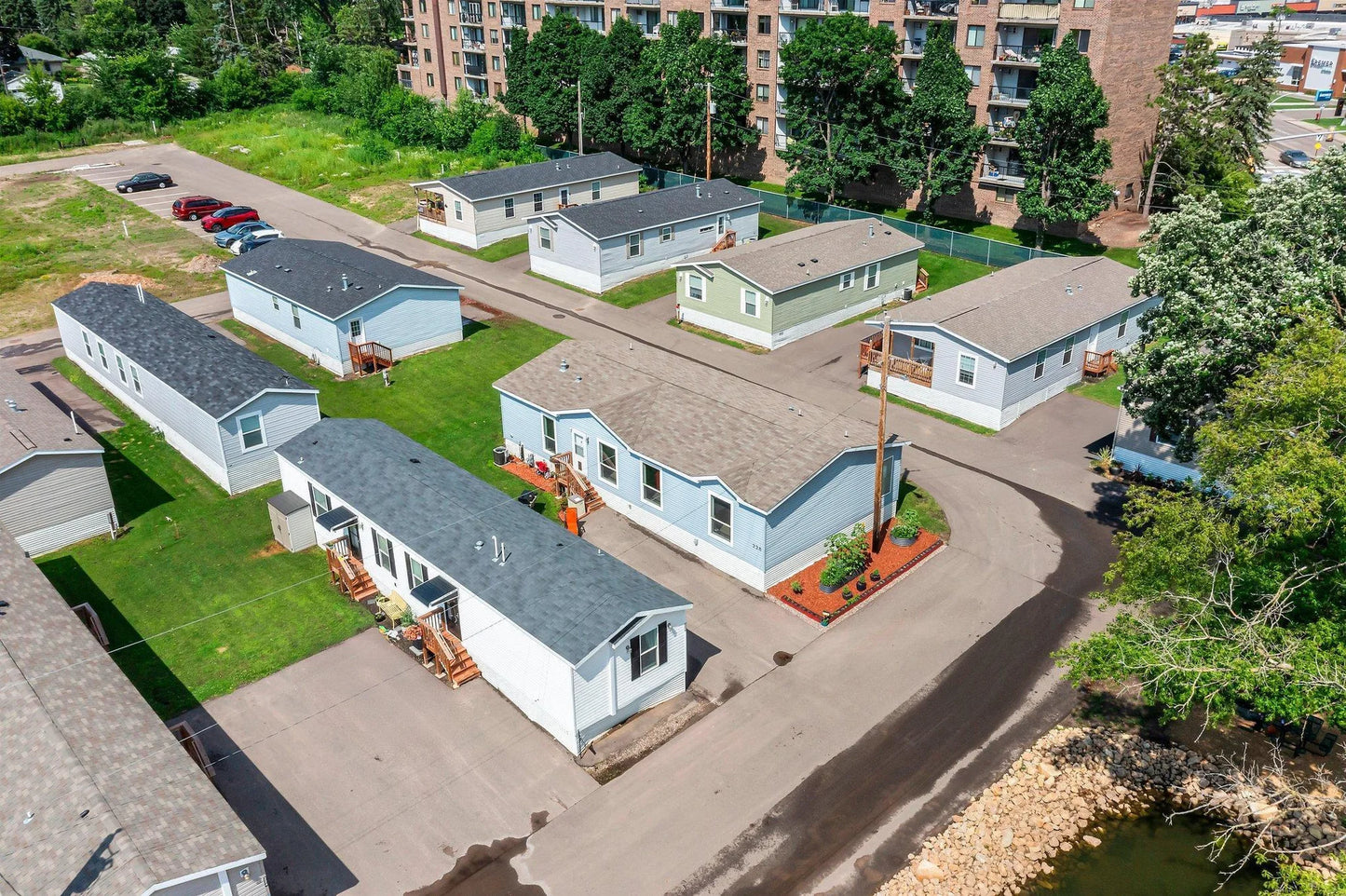 2501 Lowry Avenue, Saint Anthony, MN 55418