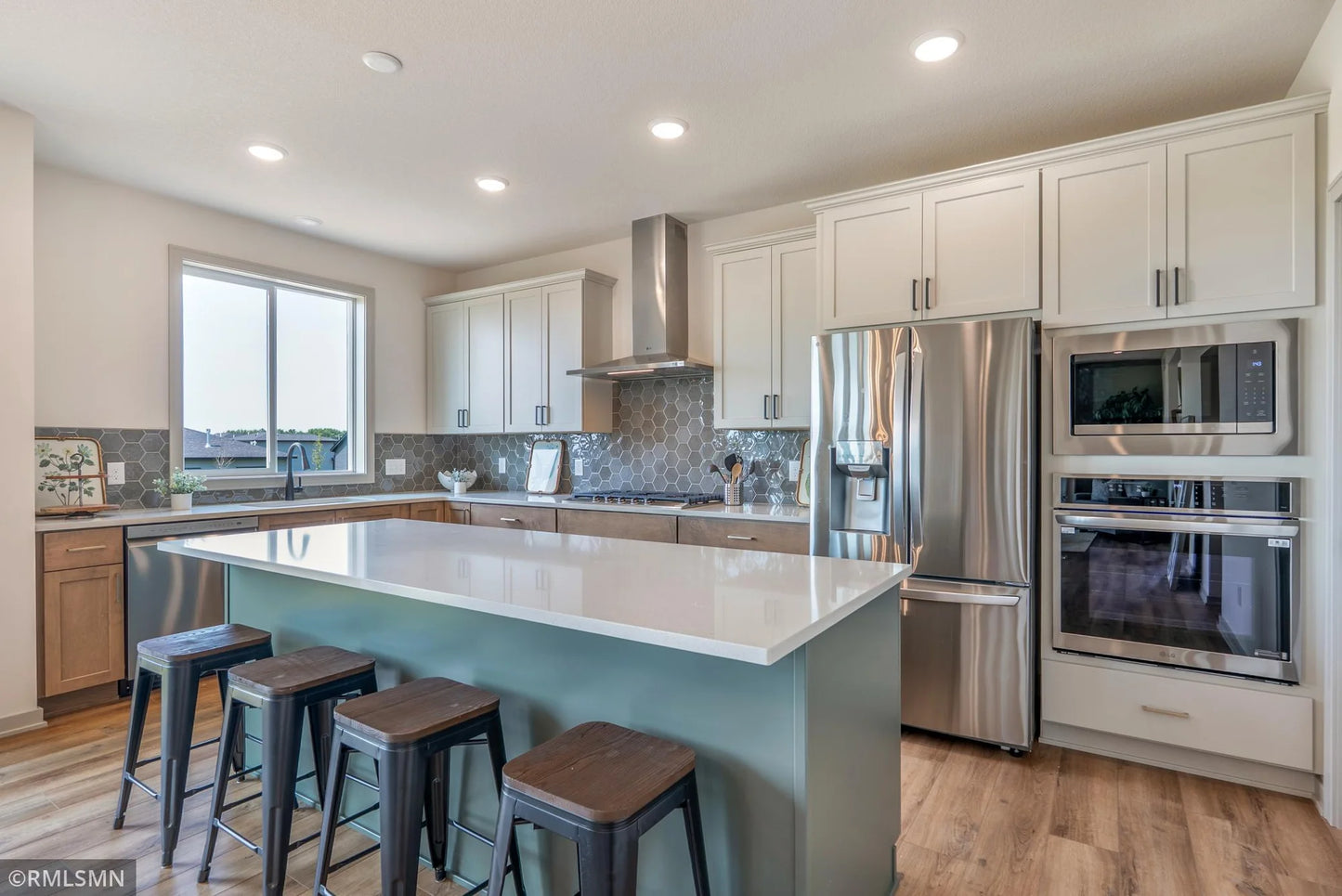 5036 Airlake Draw , Woodbury, MN 55129
