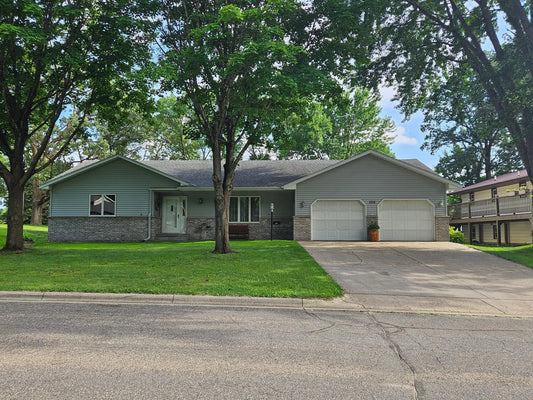 105 Knollwood Street, Annandale, MN 55302