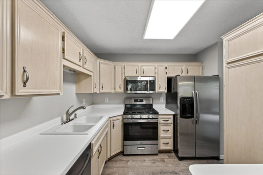 5392 Old Shakopee Circle, Bloomington, MN 55437