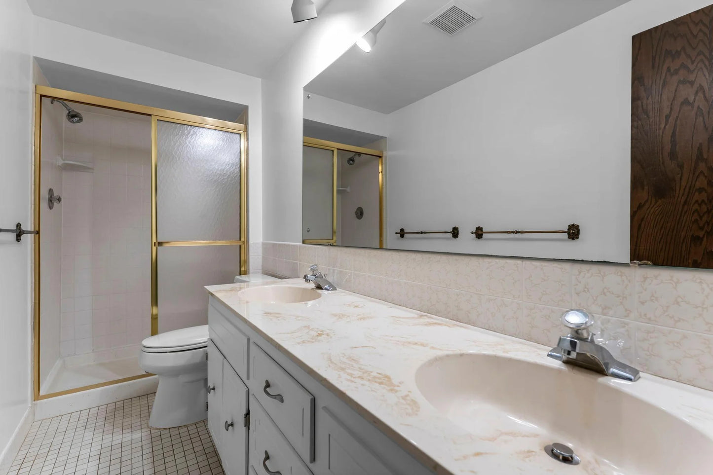 5400 Malibu Drive, Edina, MN 55436