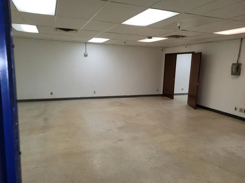 400 Commerce Court, Vadnais Heights, MN 55127