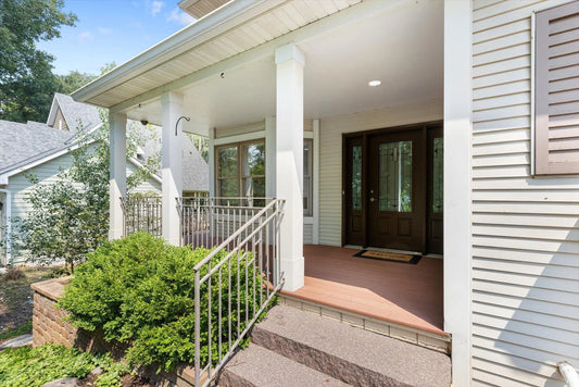 606 Sterling Street, Maplewood, MN 55119