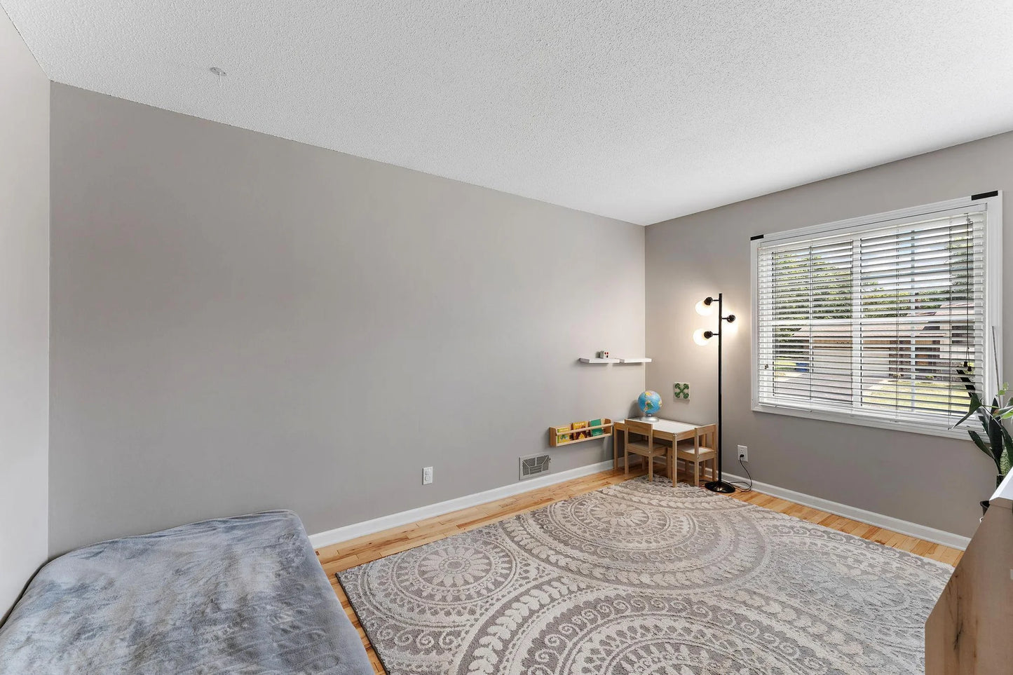 10340 Wyoming Avenue, Bloomington, MN 55438
