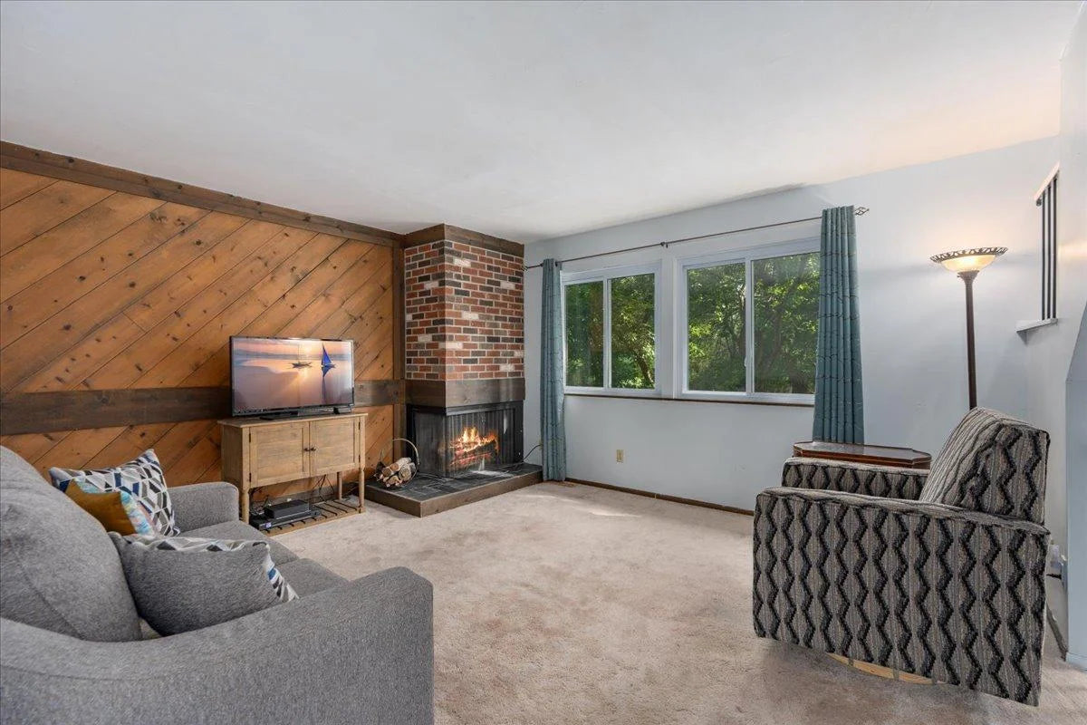 4788 Grenwich Way, Oakdale, MN 55128