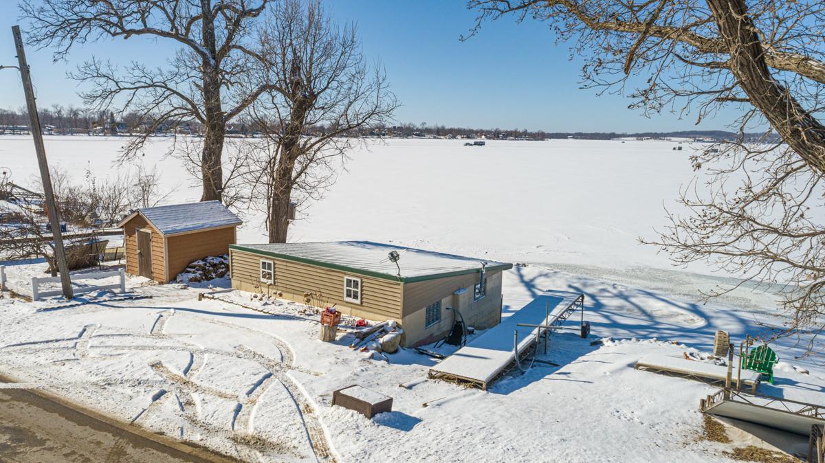 18023 Roberds Lake Boulevard, Faribault, MN 55021