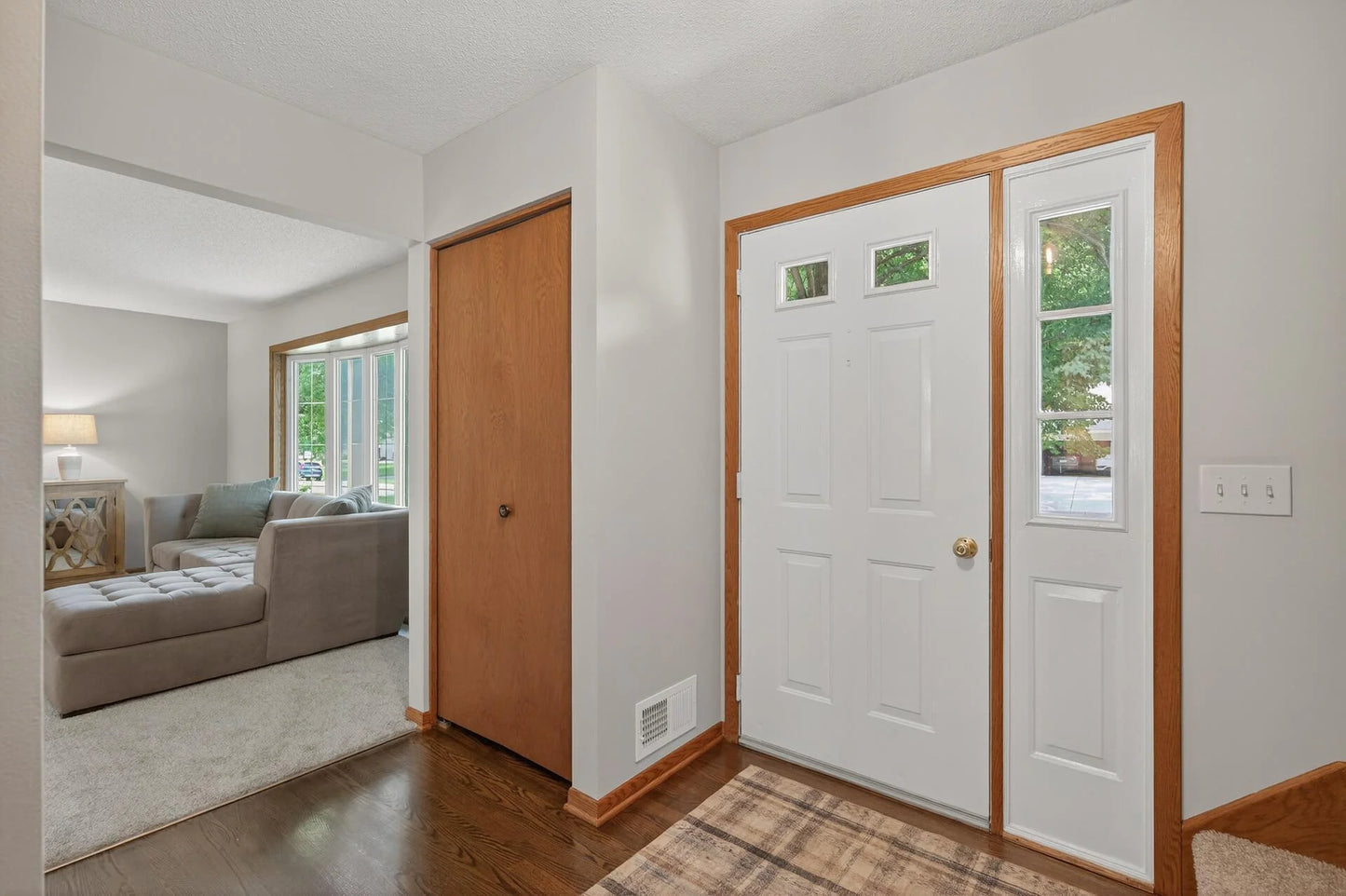 10279 Winter Place, Eden Prairie, MN 55347