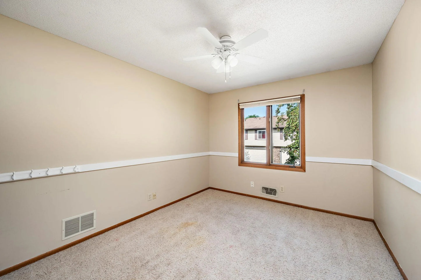 10372 Balsam Lane, Eden Prairie, MN 55347