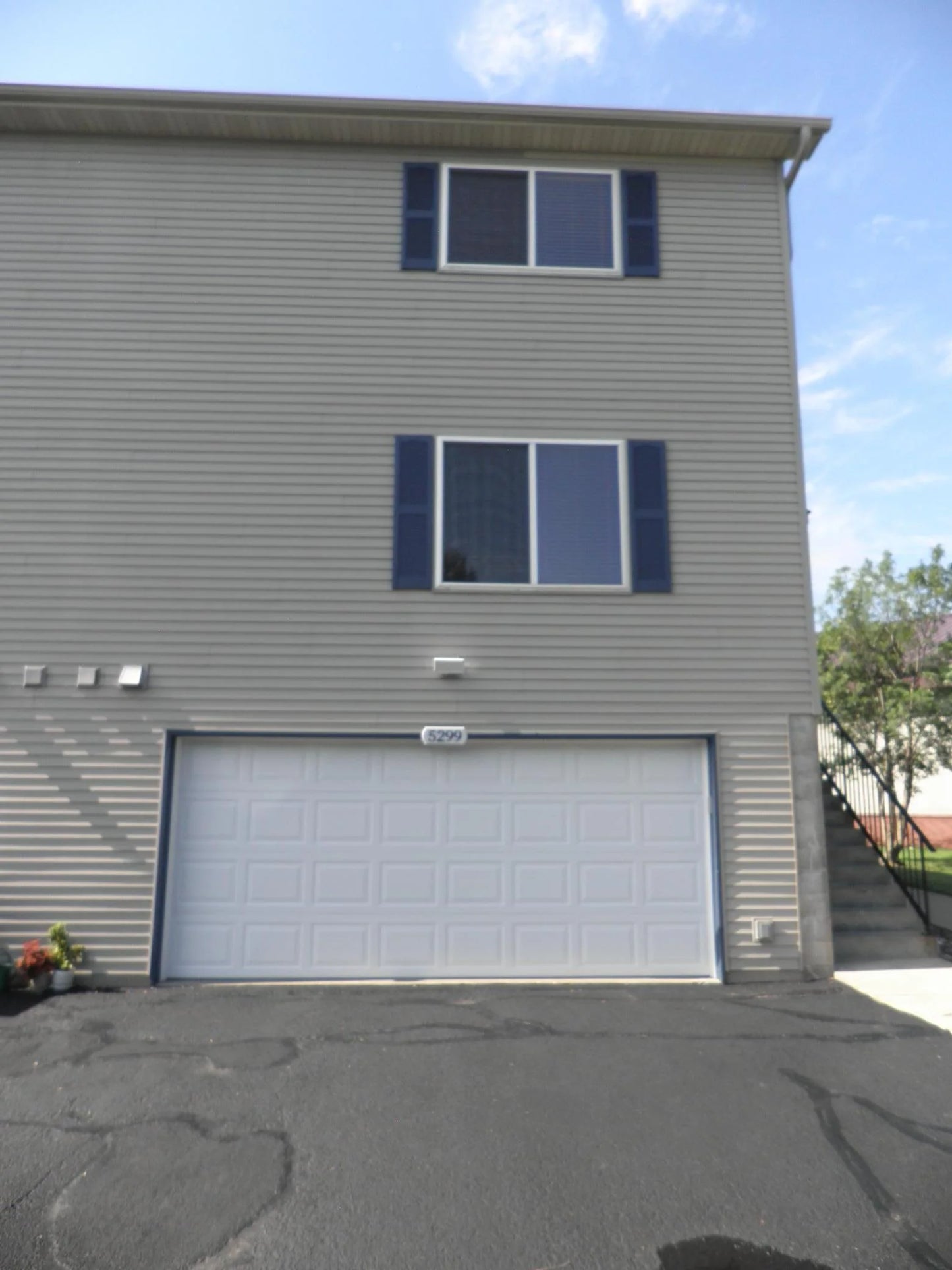 5293 Manchester Drive, Maple Plain, MN 55359