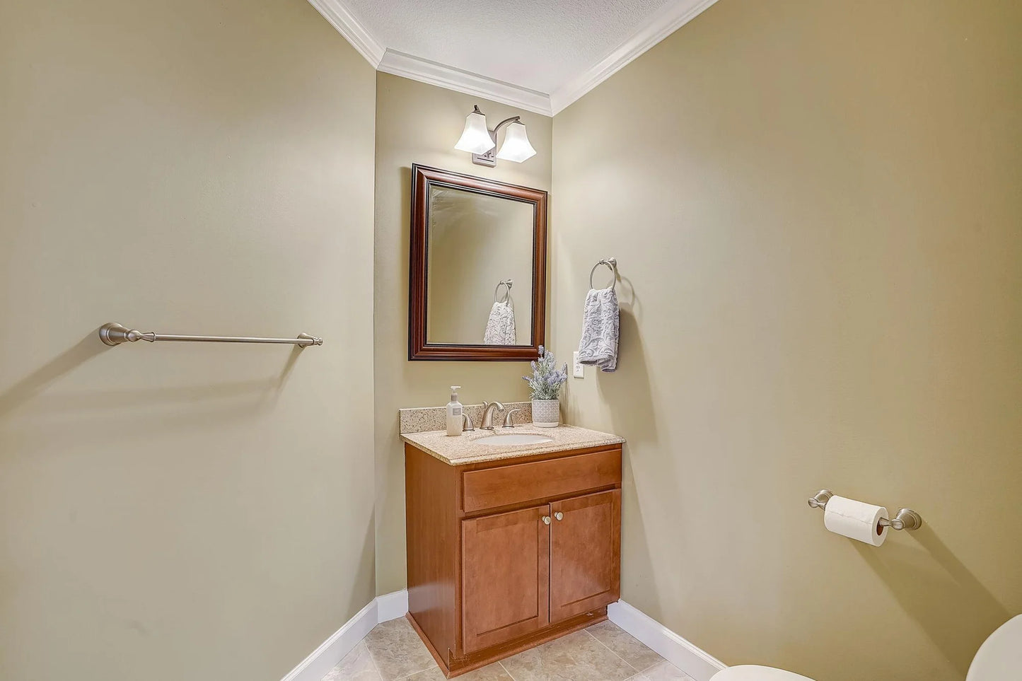 48 125th Street, Burnsville, MN 55337