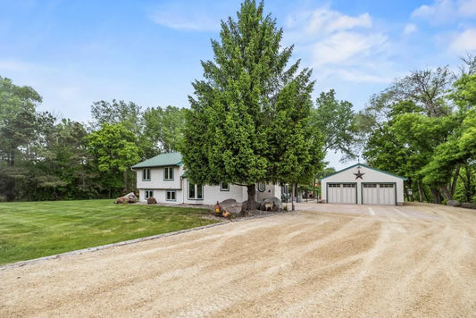 2511 Carver Avenue, Maplewood, MN 55119
