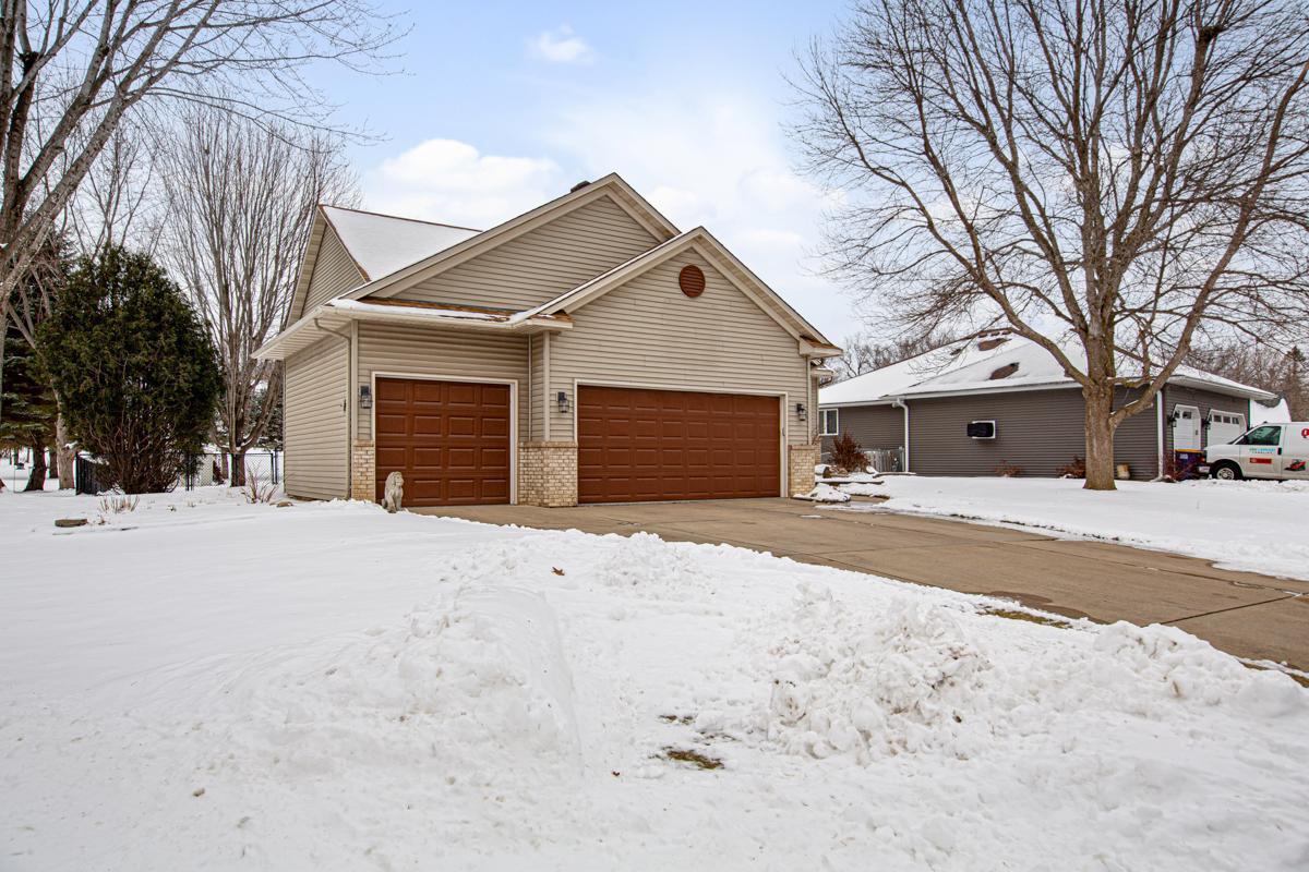 1221 Cuylle Bay , Faribault, MN 55021