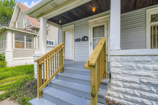 597 Geranium Avenue, Saint Paul, MN 55130