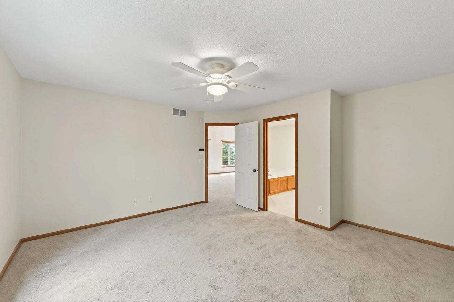 5215 Deerfield Lane, Prior Lake, MN 55372