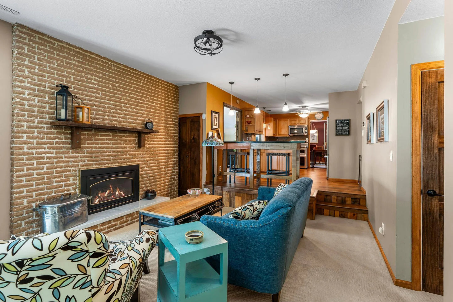 4530 Oak Leaf Drive, Vadnais Heights, MN 55127