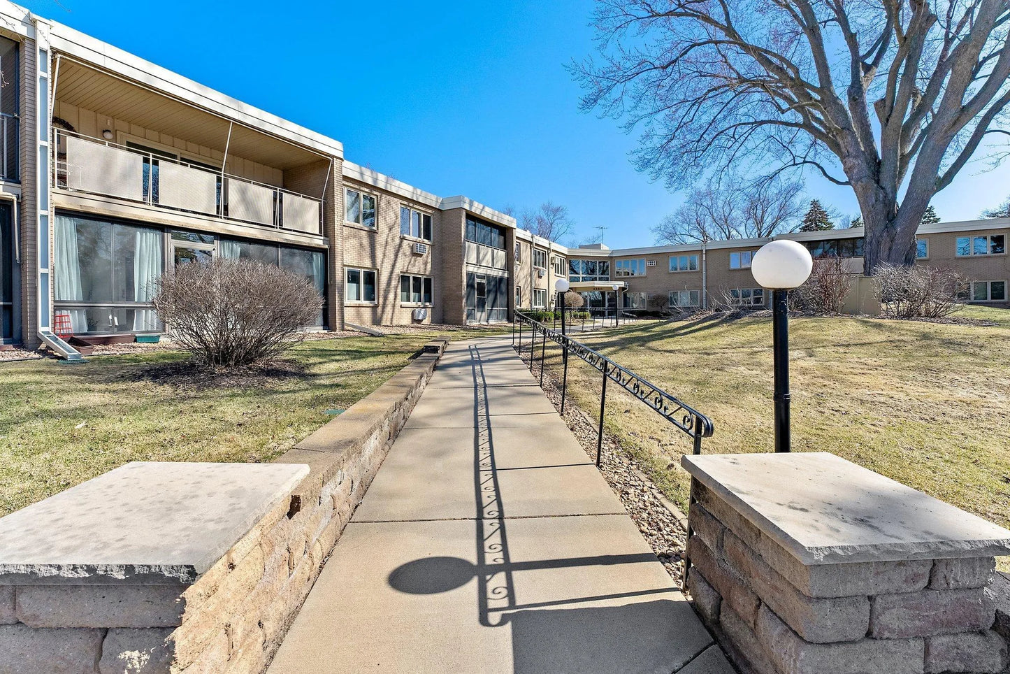 4380 Brookside Court, Edina, MN 55436