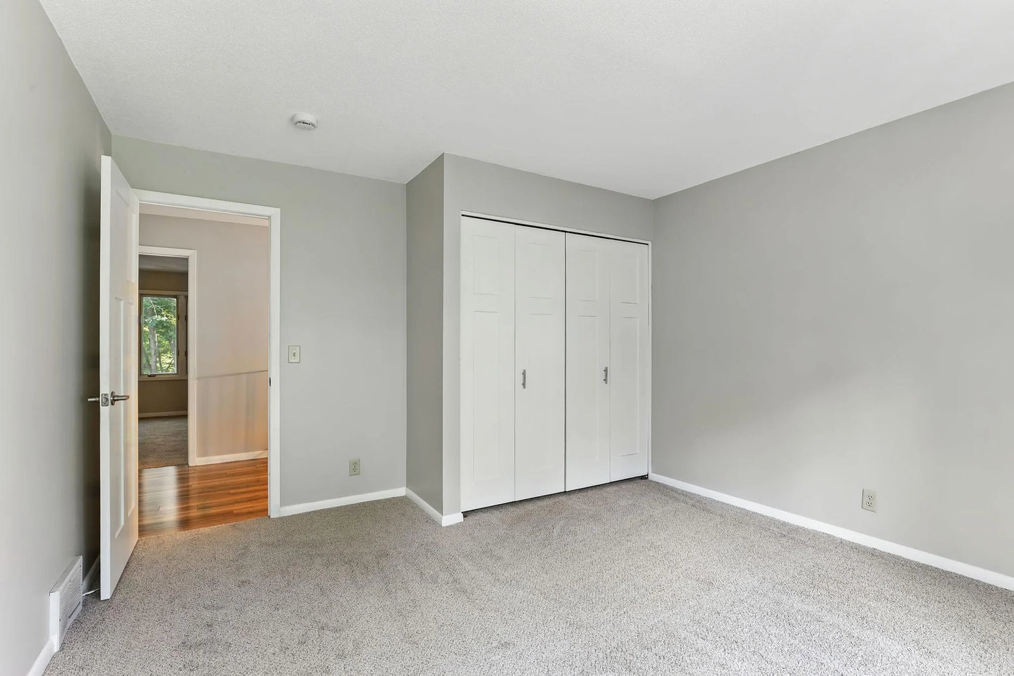 10260 Berkshire Road, Bloomington, MN 55437