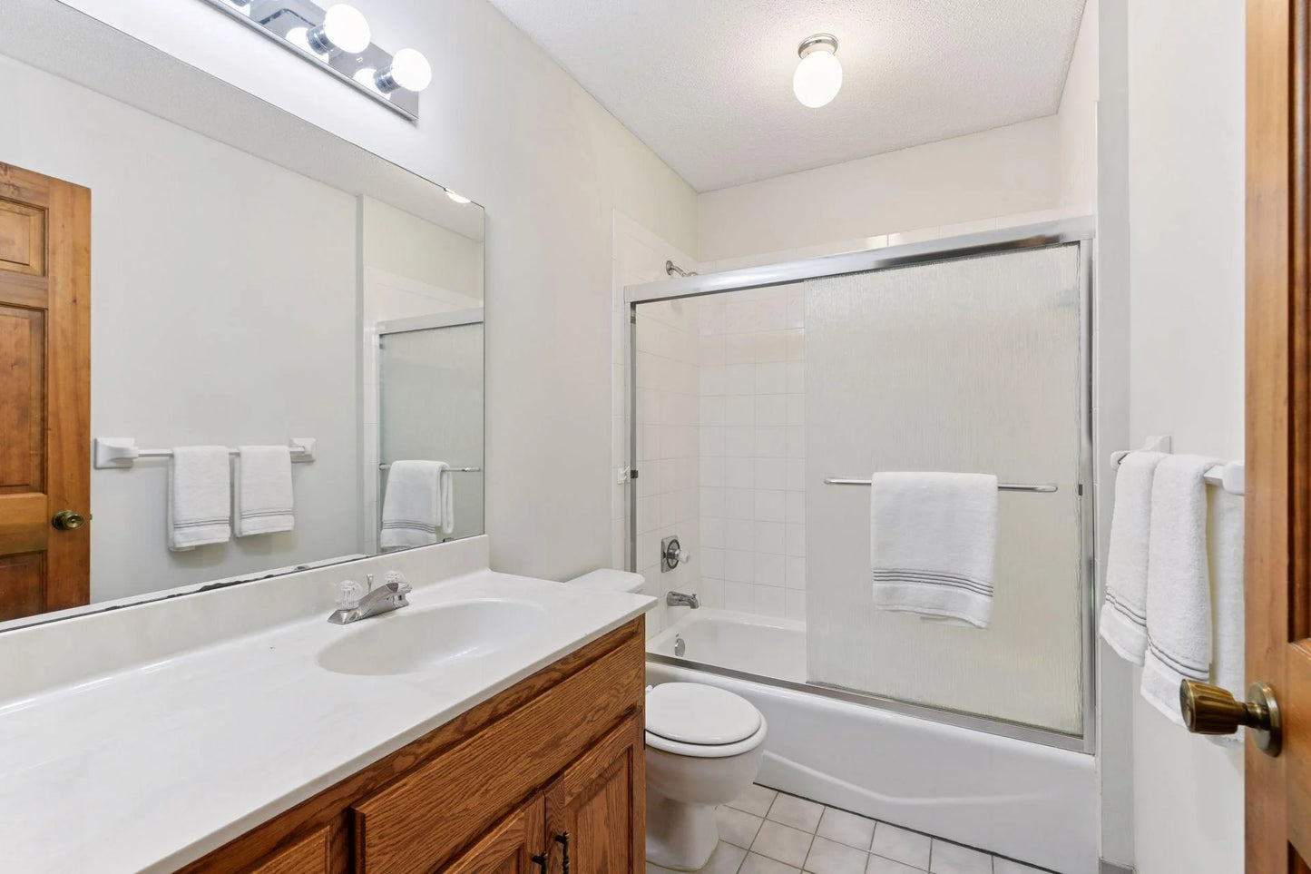 439 Ridge Lane, Chaska, MN 55318