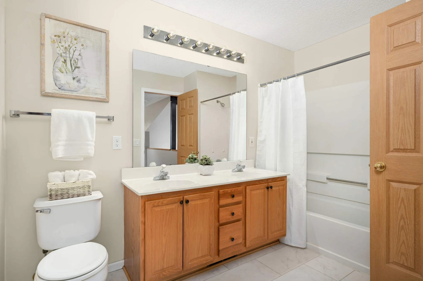 537 Woodduck Drive, Woodbury, MN 55125