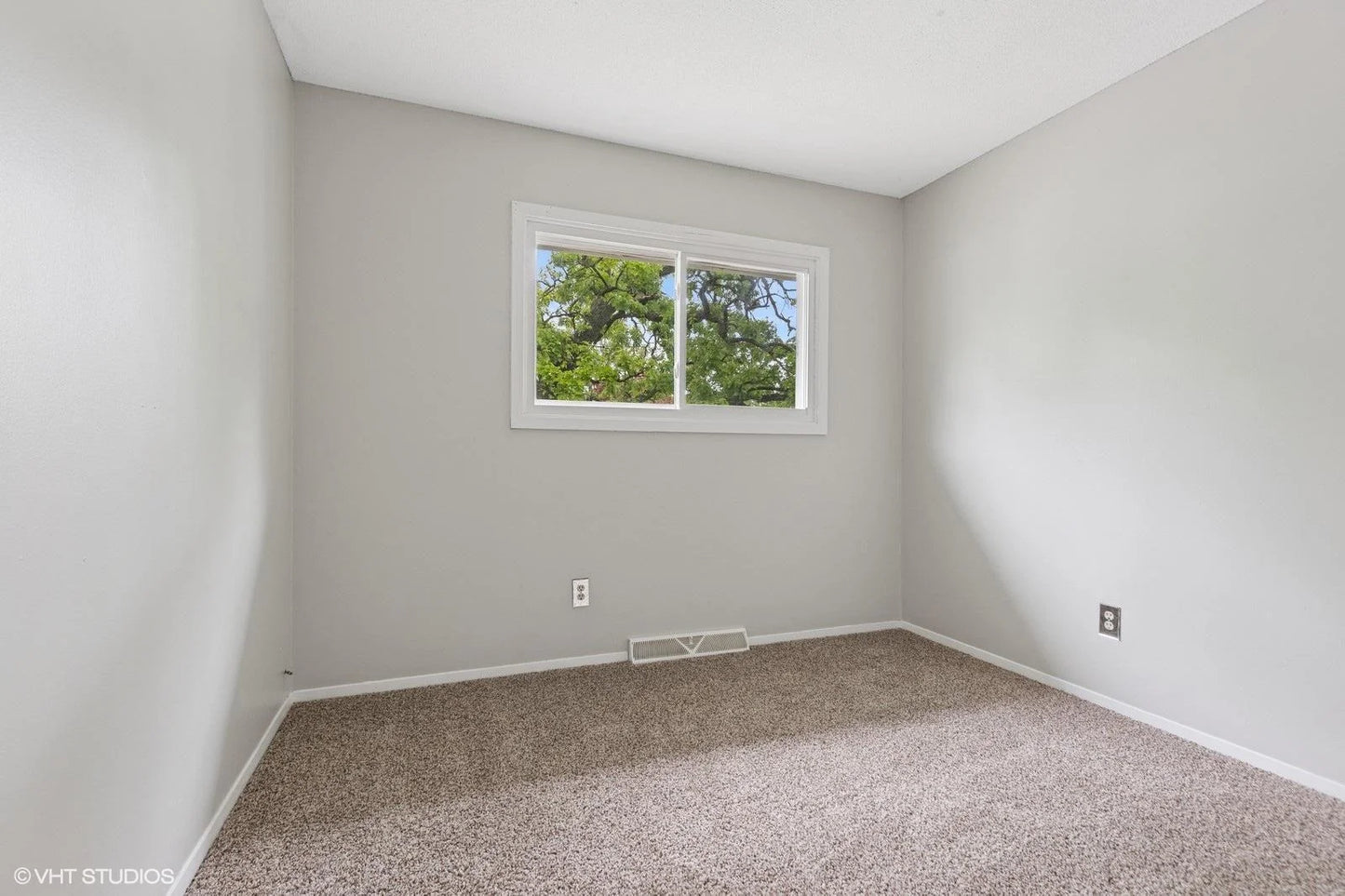 510 Shadyside Circle, Hopkins, MN 55343