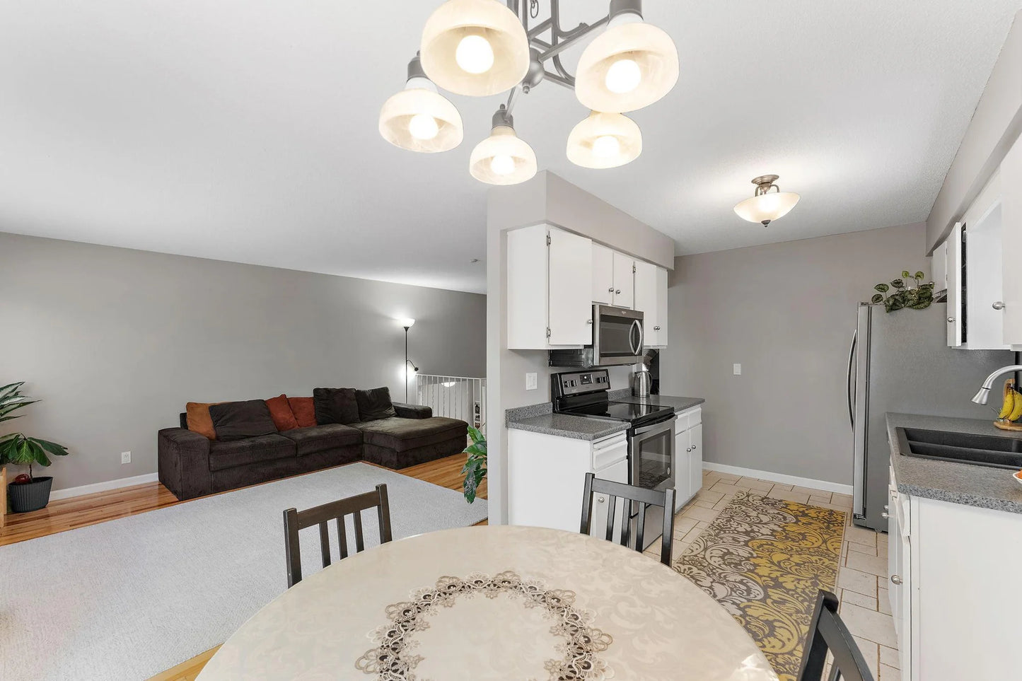 10340 Wyoming Avenue, Bloomington, MN 55438