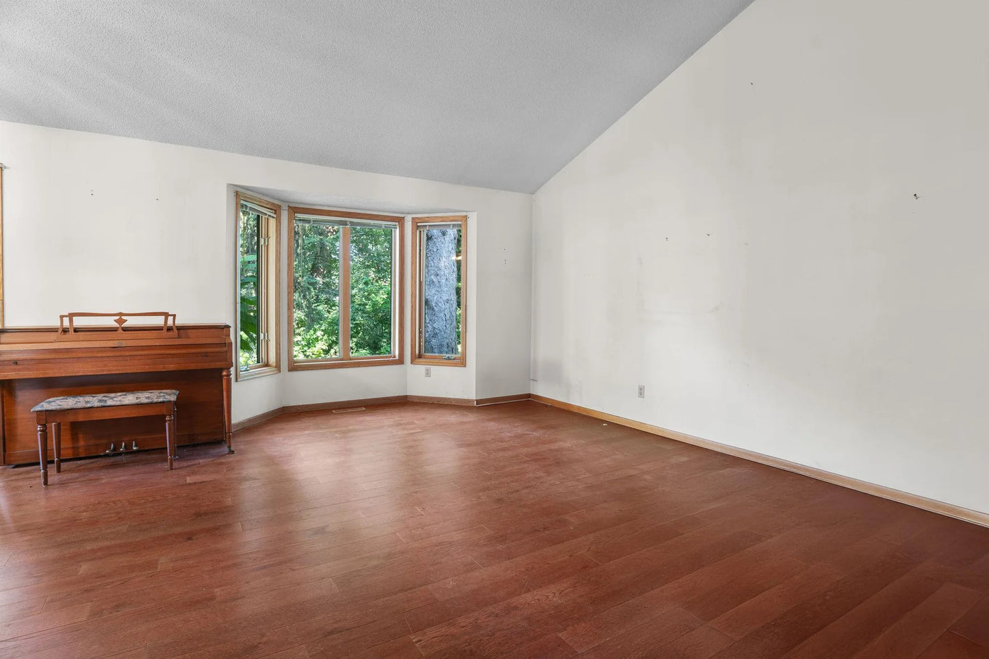4512 Williston Road, Minnetonka, MN 55345