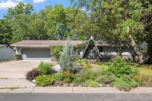 5237 Sunnyside Road, Mounds View, MN 55112