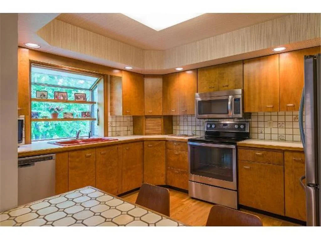 5157 Abercrombie Drive, Edina, MN 55439
