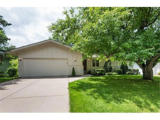 5157 Abercrombie Drive, Edina, MN 55439