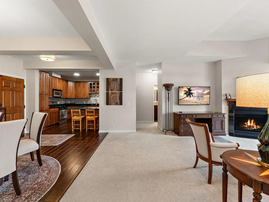 5250 Grandview Square, Edina, MN 55436