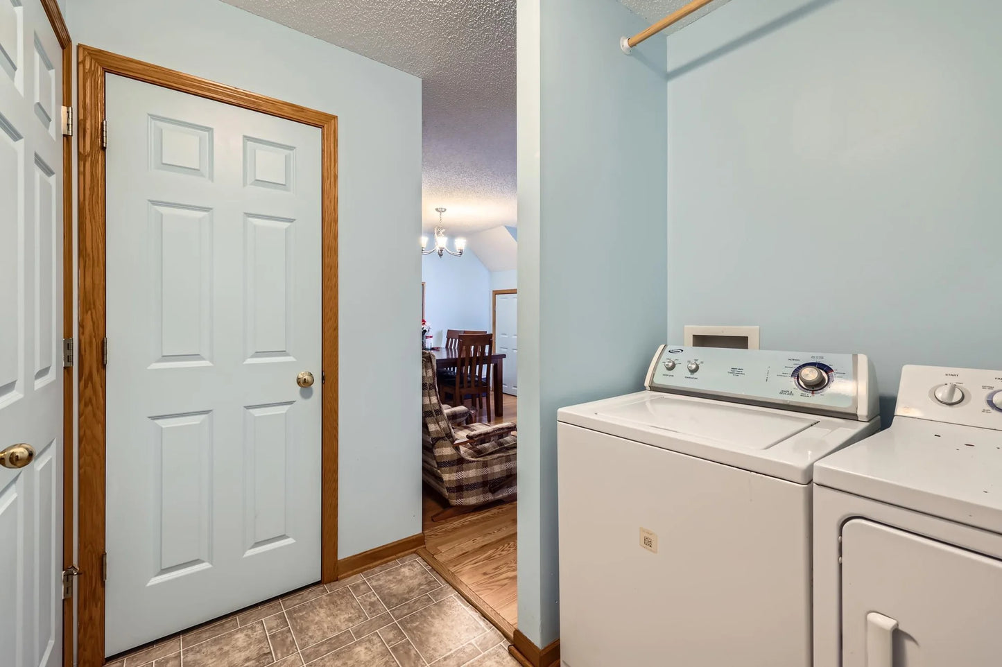 915 Harmony Path, Norwood Young America, MN 55397