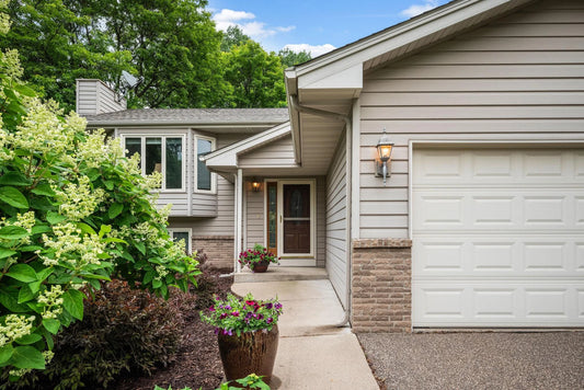 2520 Florida Avenue, Golden Valley, MN 55427