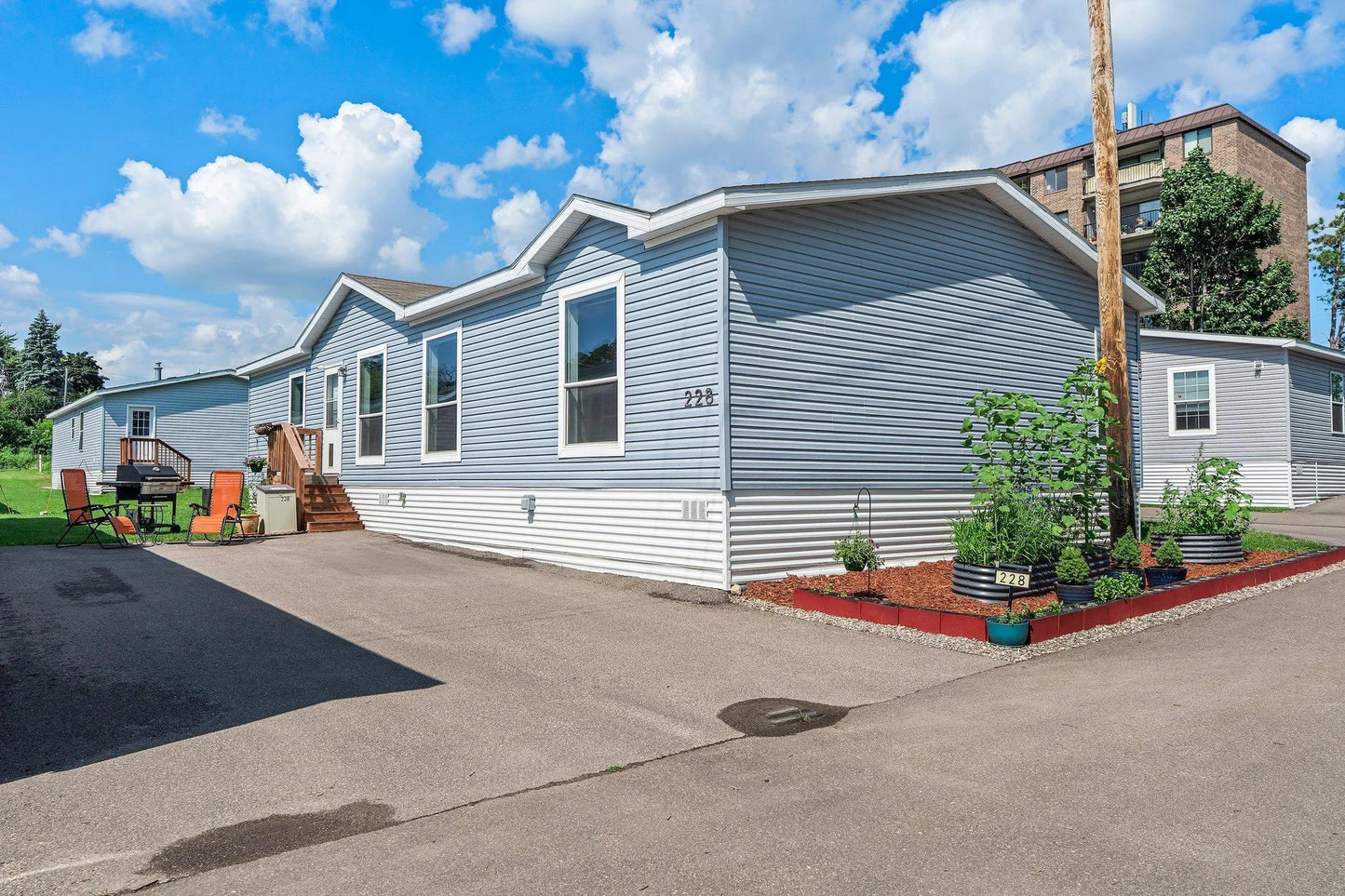 2501 Lowry Avenue, Saint Anthony, MN 55418