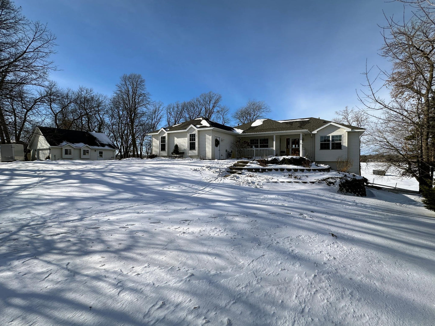 43561 Paul Lake Drive, Edna Twp, MN 56573